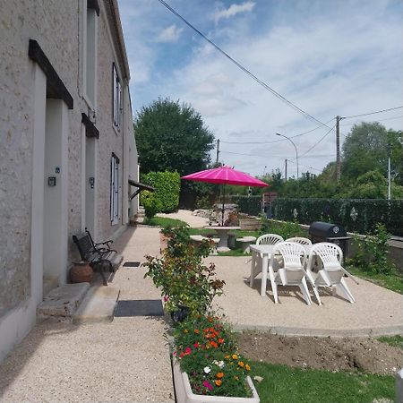 Gite Dans Une Ancienne Corps De Ferme D Провен Екстериор снимка